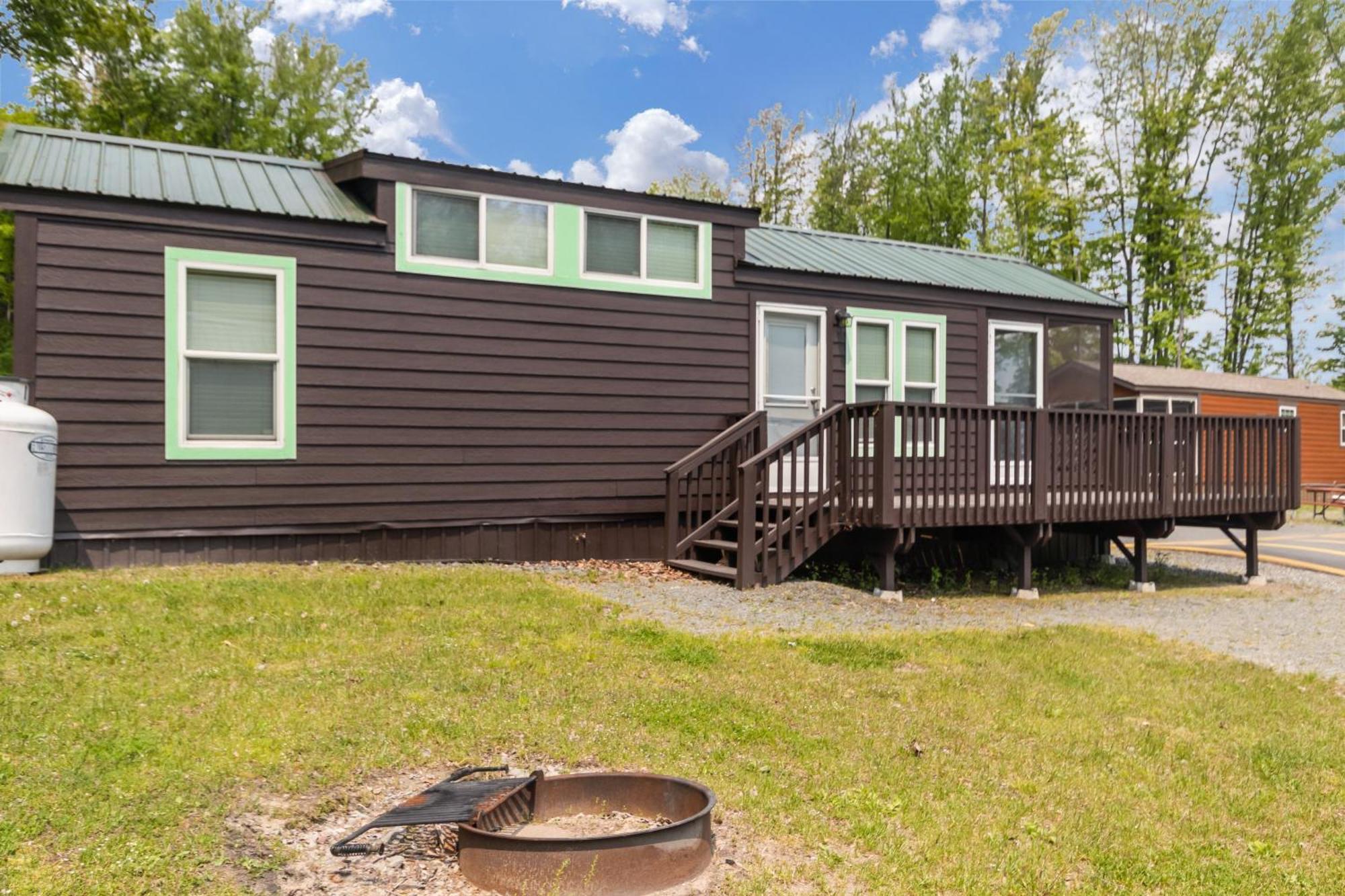 Jellystone Park Birchwood Acres Villa Greenfield Park Exterior photo
